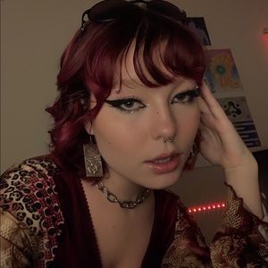 Meet your Posher, Ava